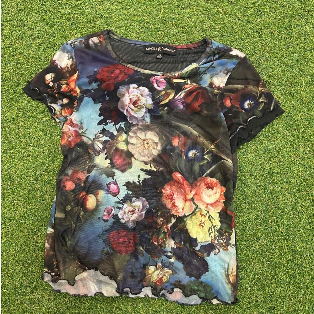 Almost Famous Floral Mesh Top Short Sleeve Lettuce Edge Crew Neck Size M